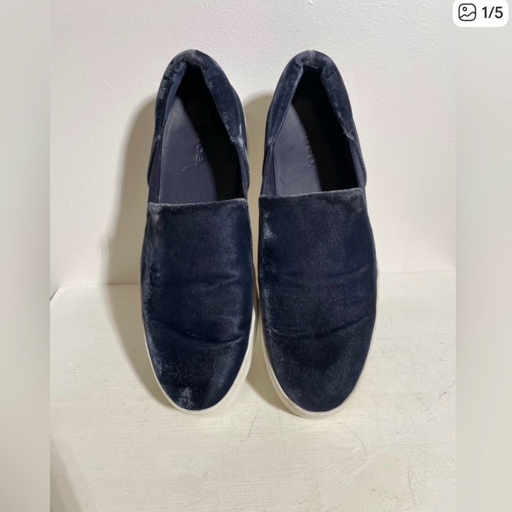 VINCE Women’s Blue Velvet Slip-on platform sneaker Size 8 AUTHENTIC
